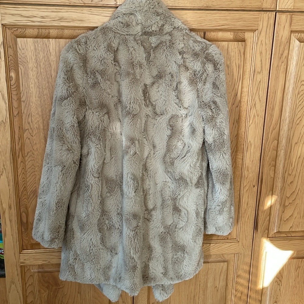 BB Dakota Come Cozy Faux Fur Jacket size small - Picture 6 of 9